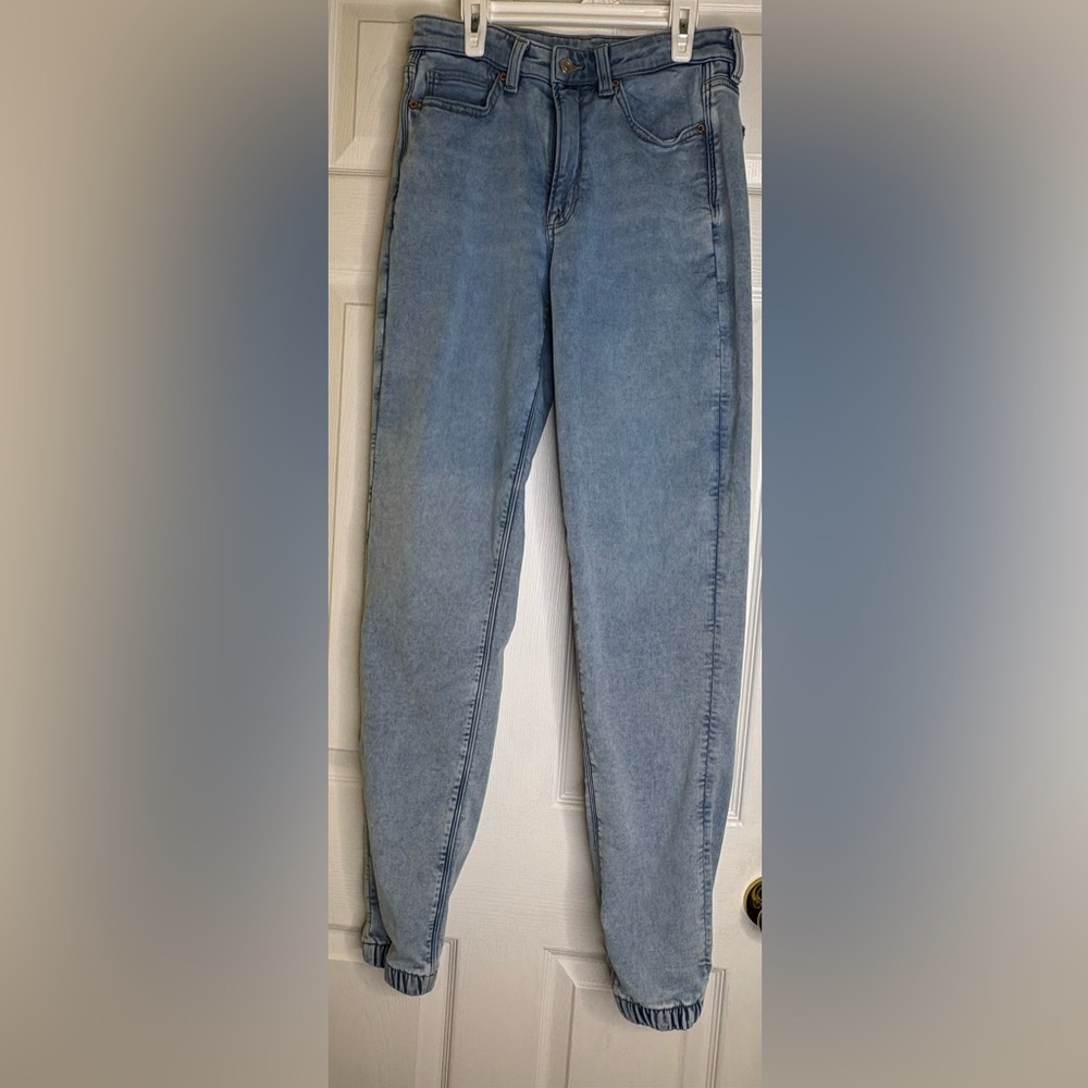 American Eagle Outfitters Light Blue Skinny Jeans